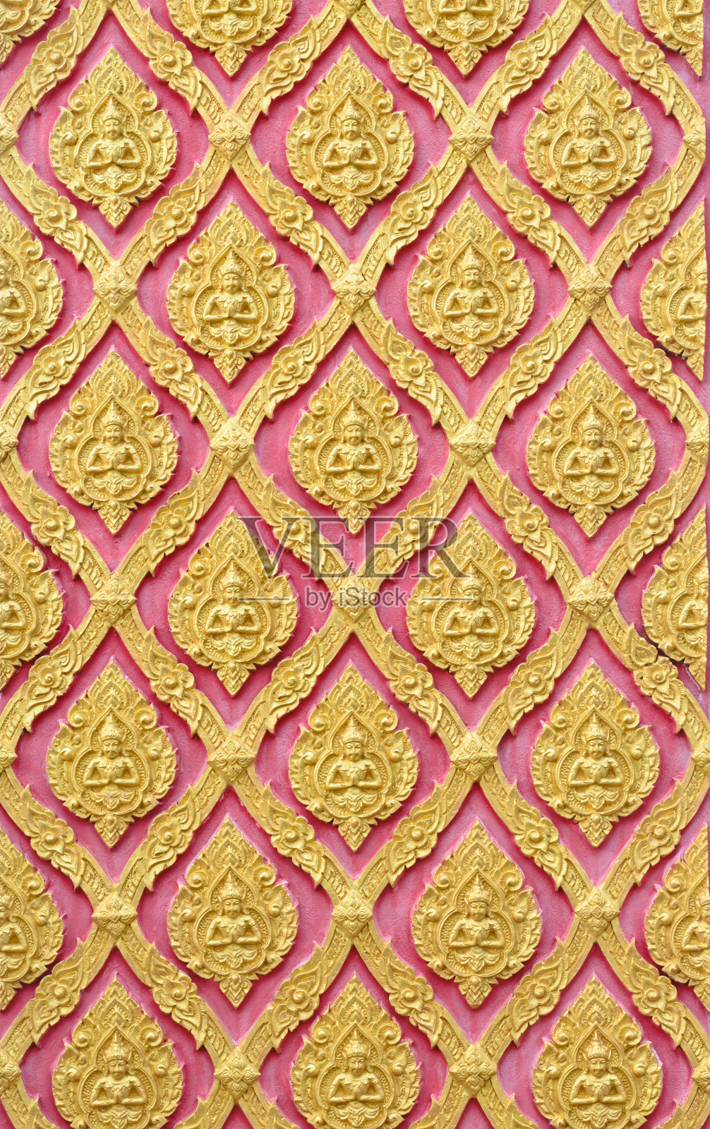 泰式金天使图案在泰式公庙墙上照片摄影图片