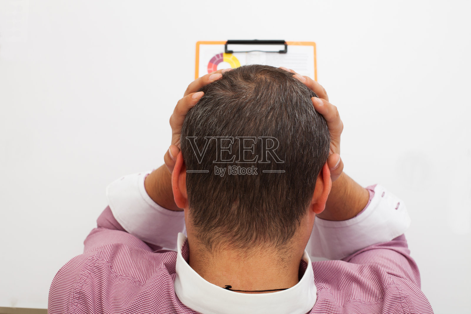 有人遇到了生意上的问题。白色背景。照片摄影图片