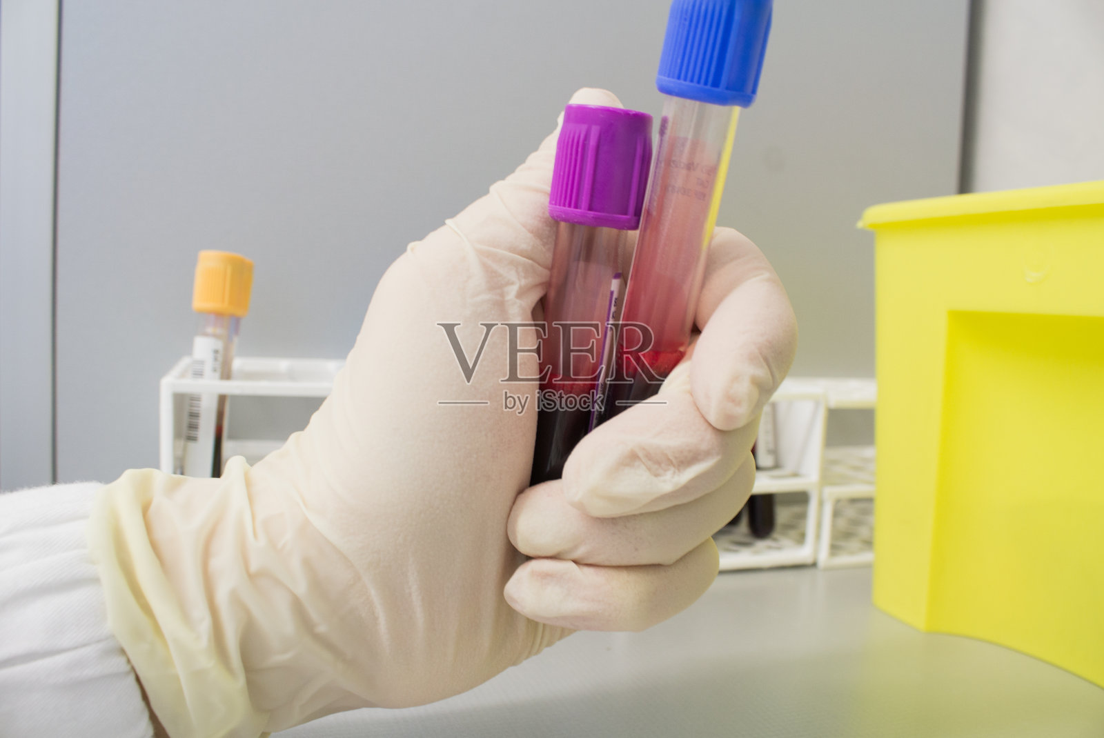 在私人诊所验血照片摄影图片