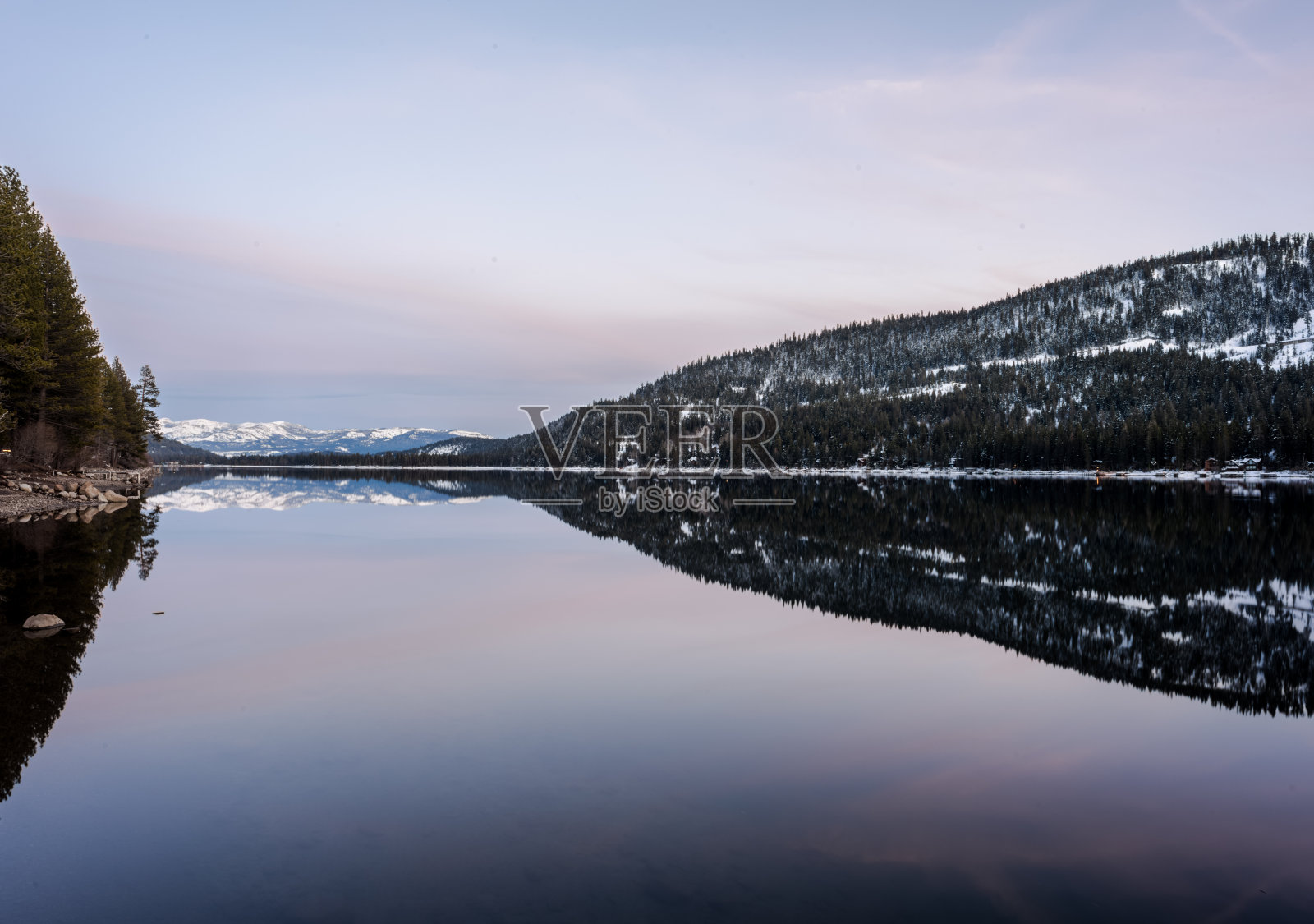 唐纳湖日落色调照片摄影图片
