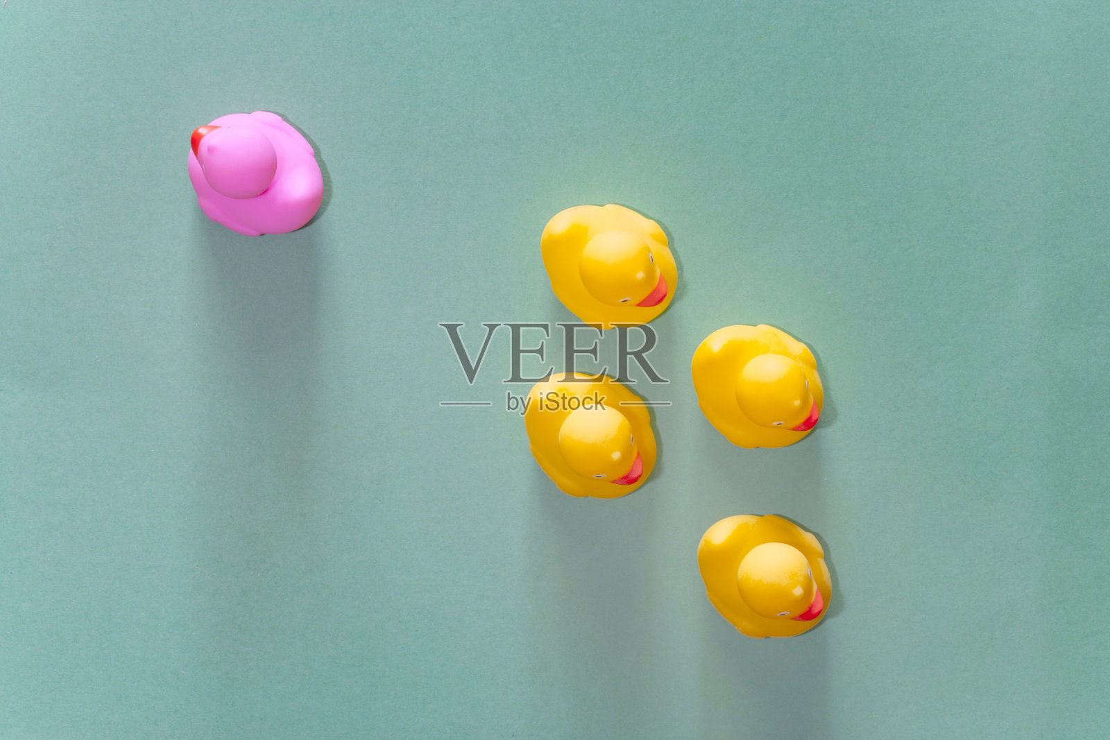 种族主义、歧视和社会排斥概念照片摄影图片