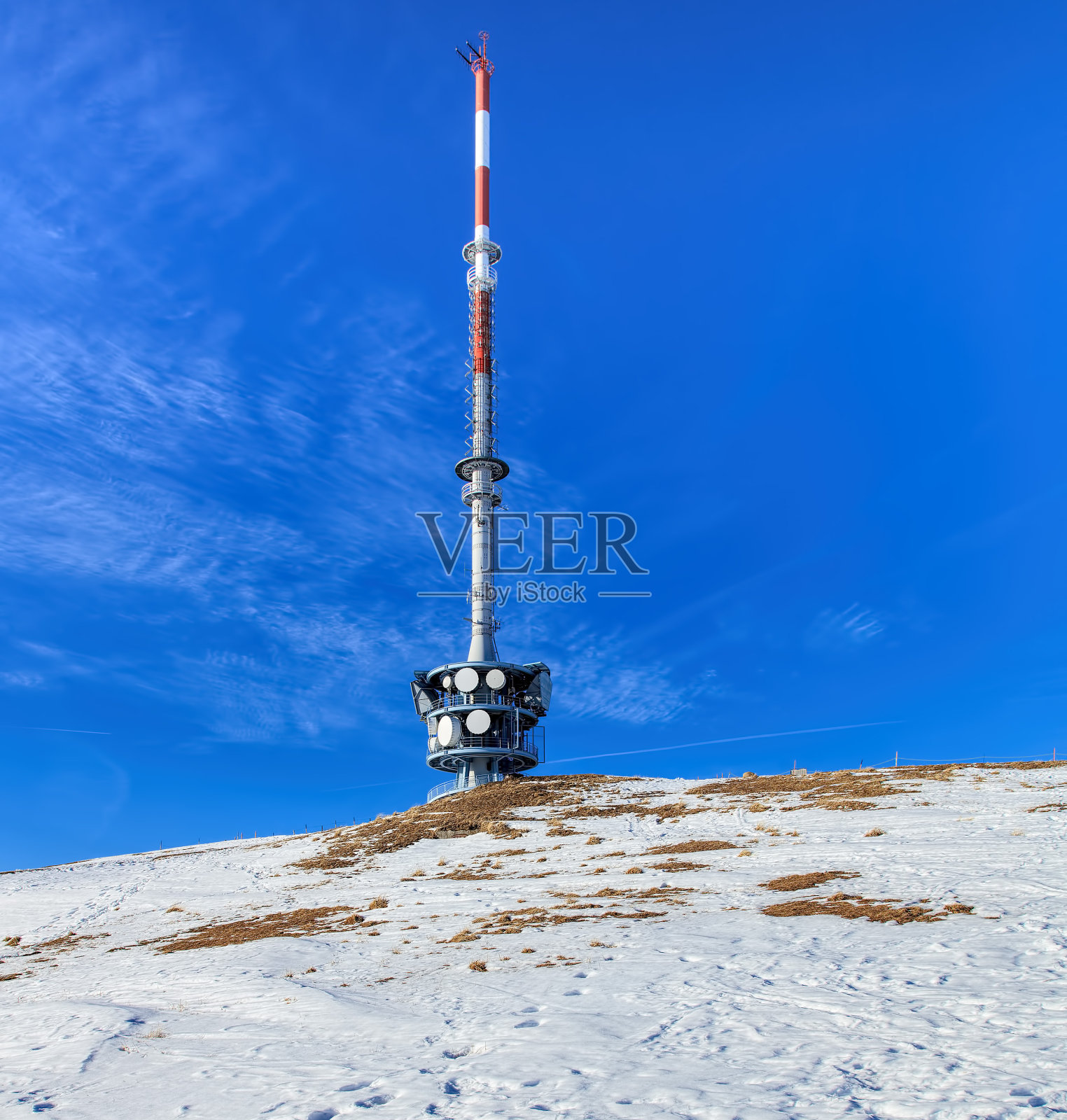 瑞吉山顶的电信塔照片摄影图片