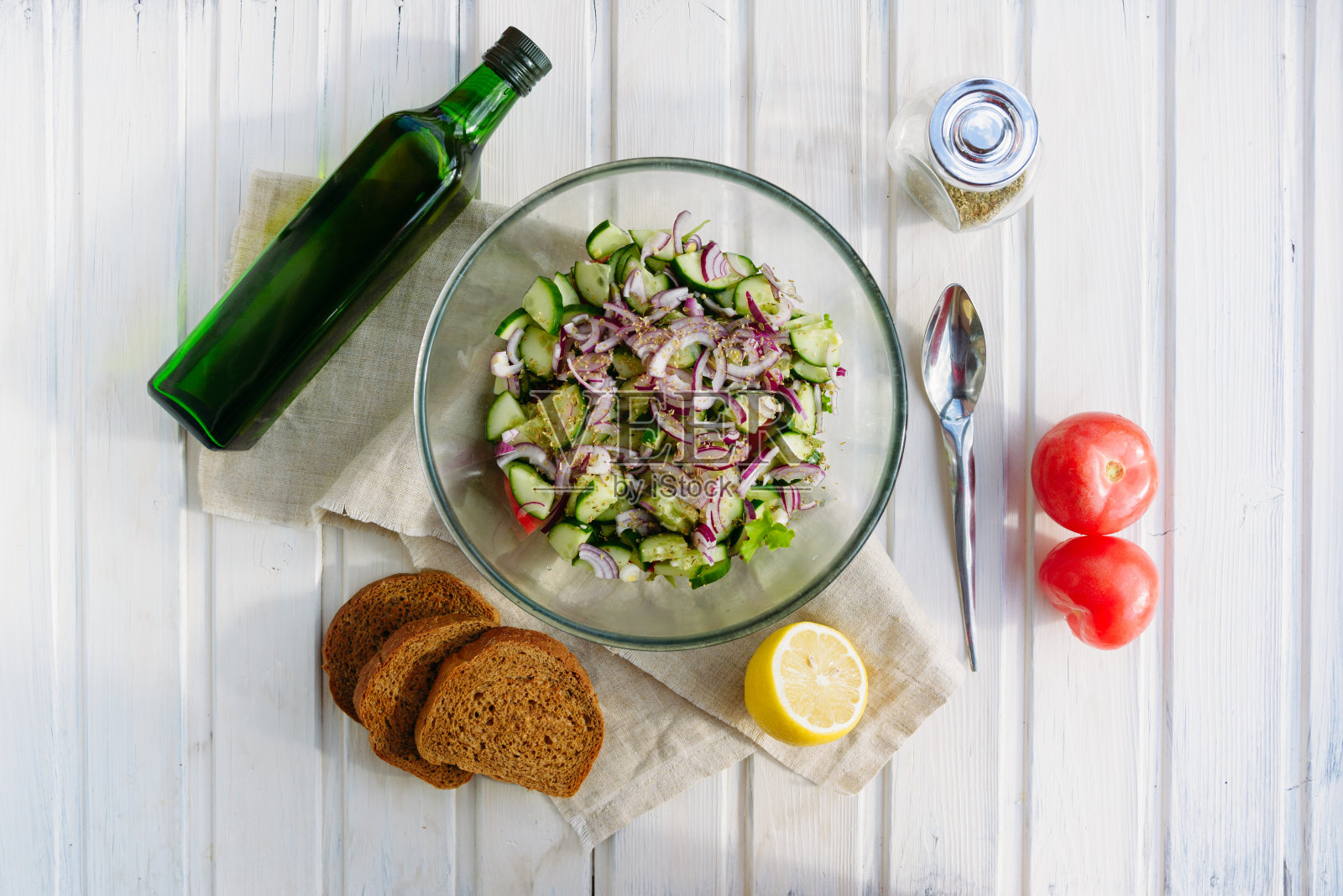 品尝素食的夏日概念照片摄影图片