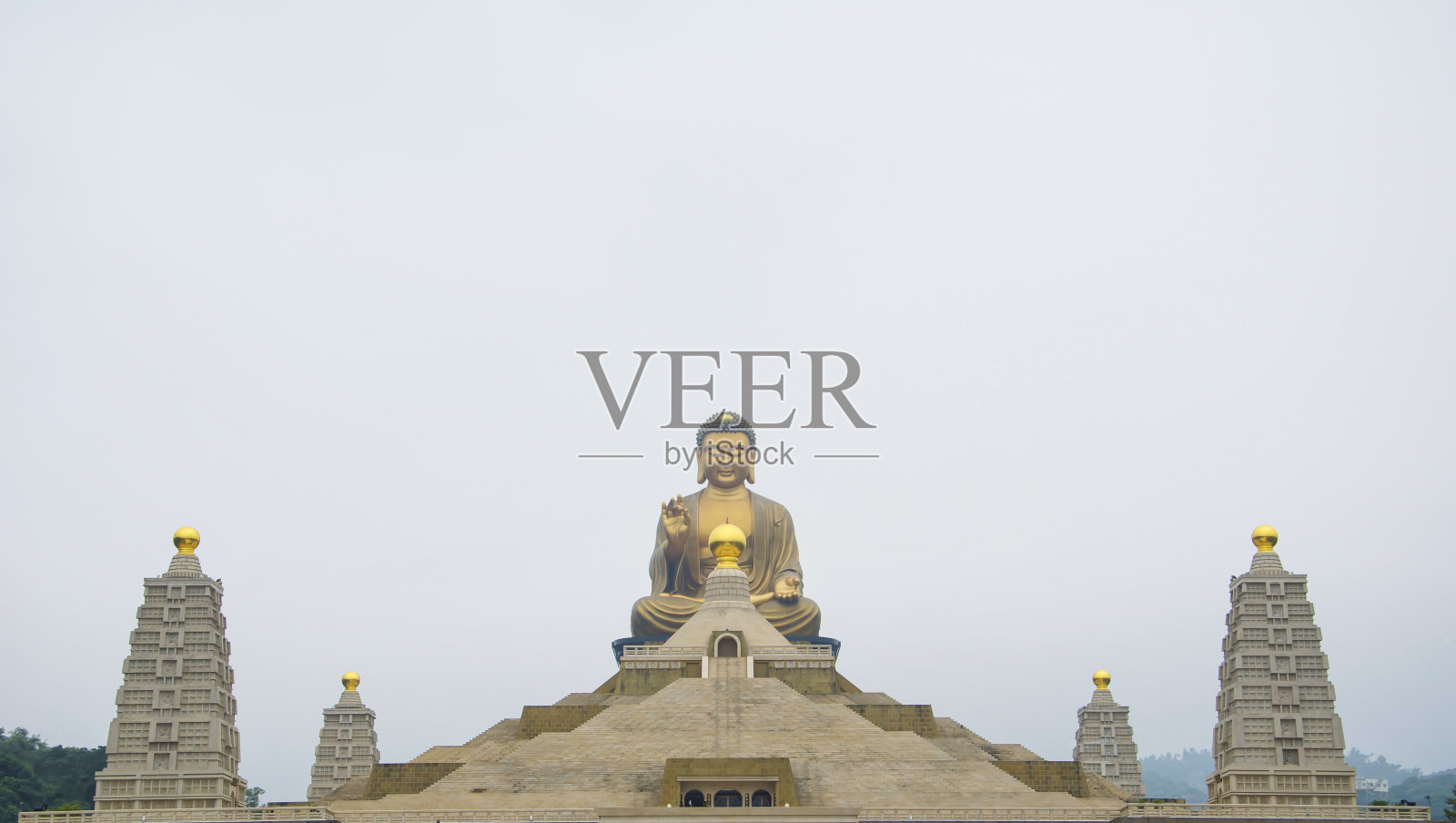 大佛金像。照片摄影图片