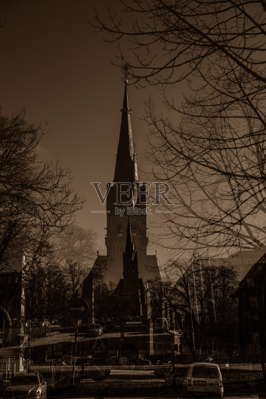 以城市为背景的教堂图片照片摄影图片