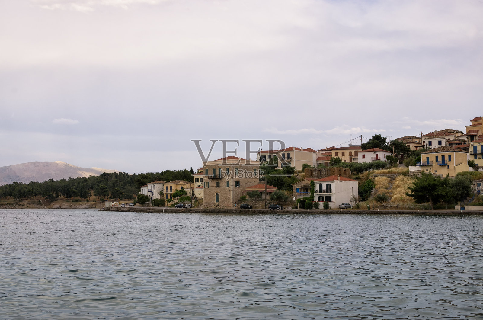 希腊的历史小镇Galaxidi，一个阴天照片摄影图片