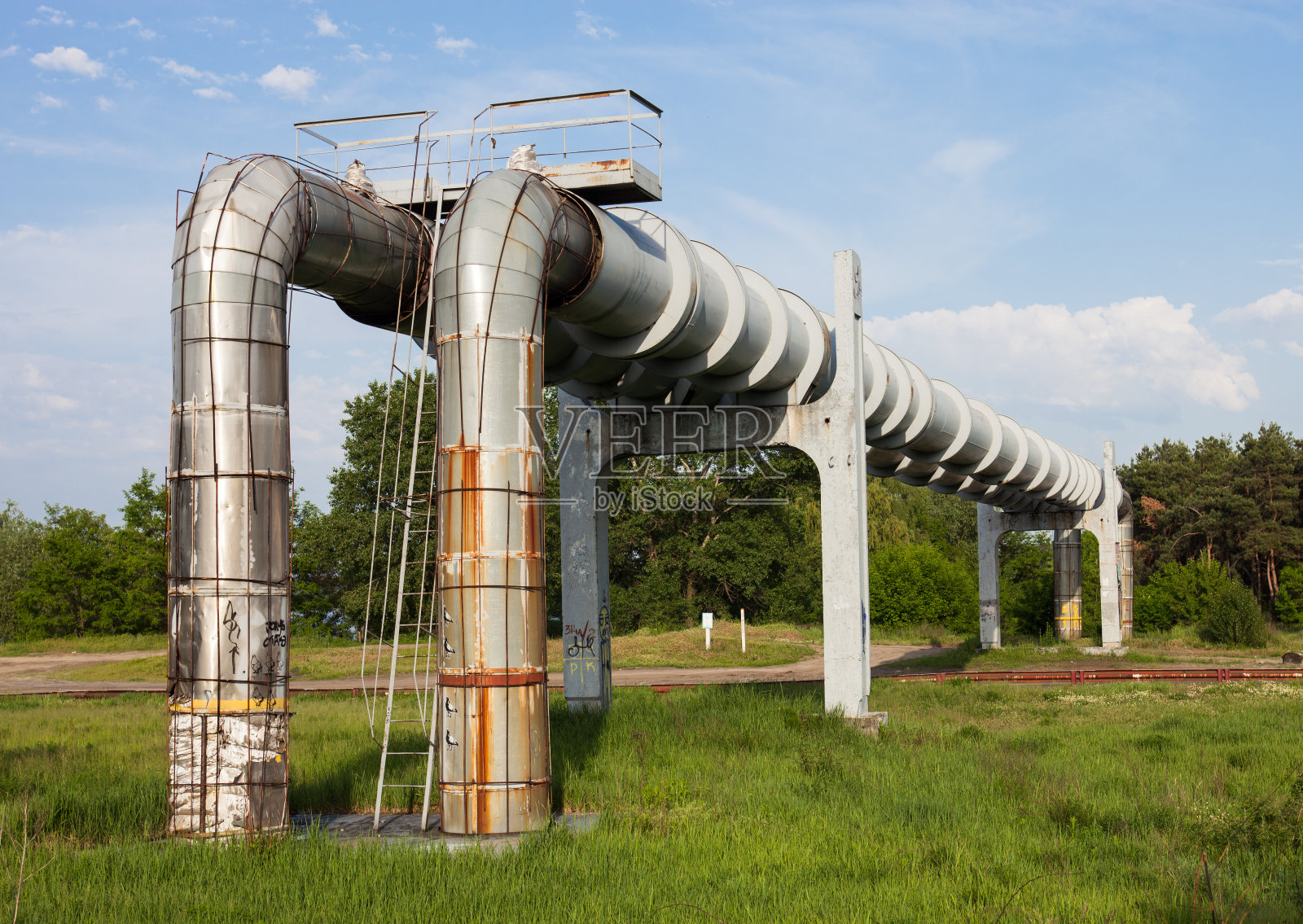 管道高架段照片摄影图片