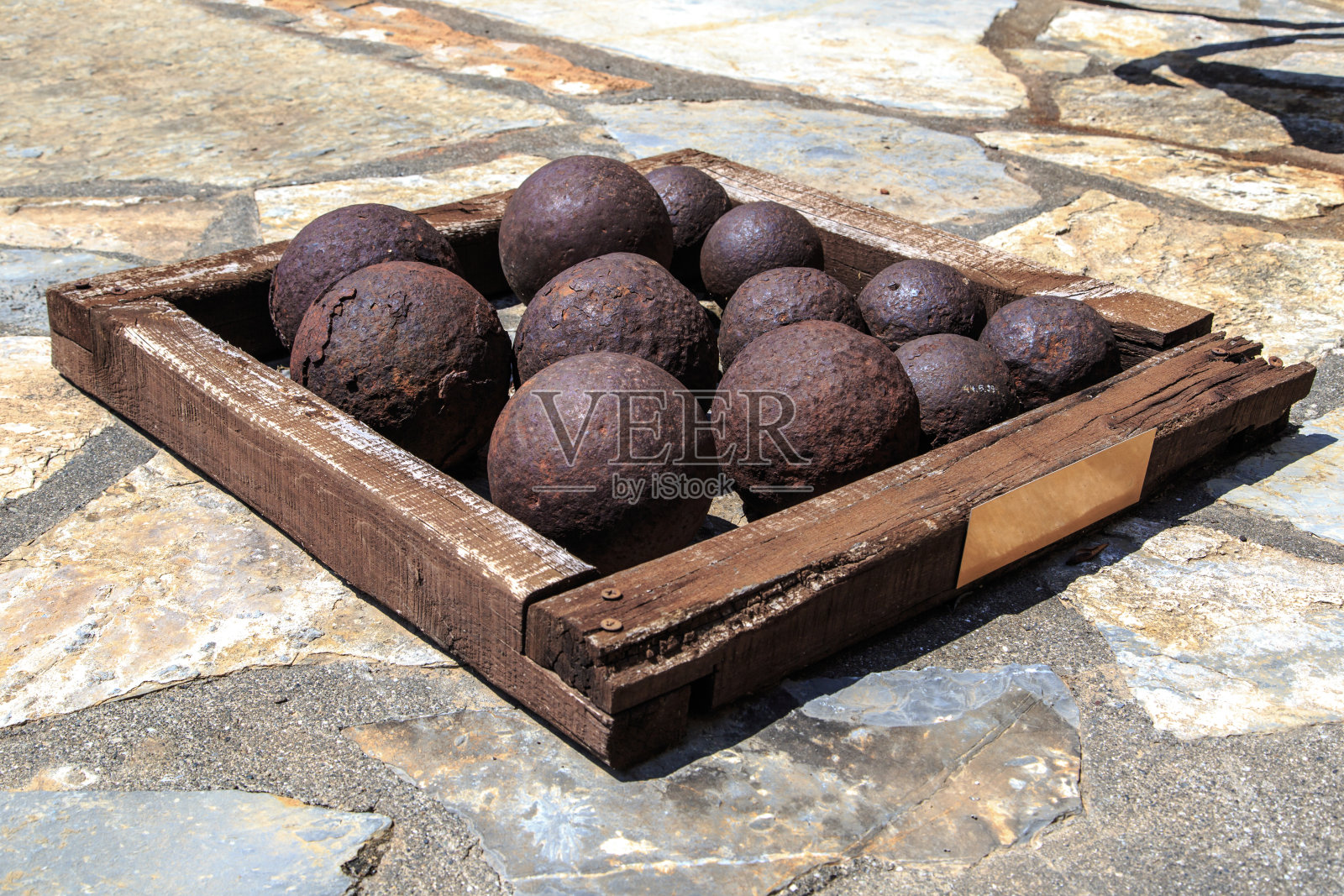 旧炮弹照片摄影图片