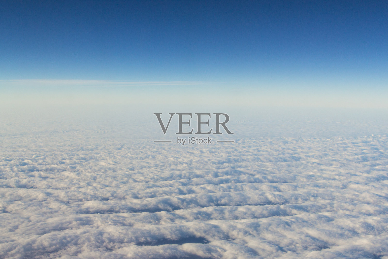 在云层之上照片摄影图片