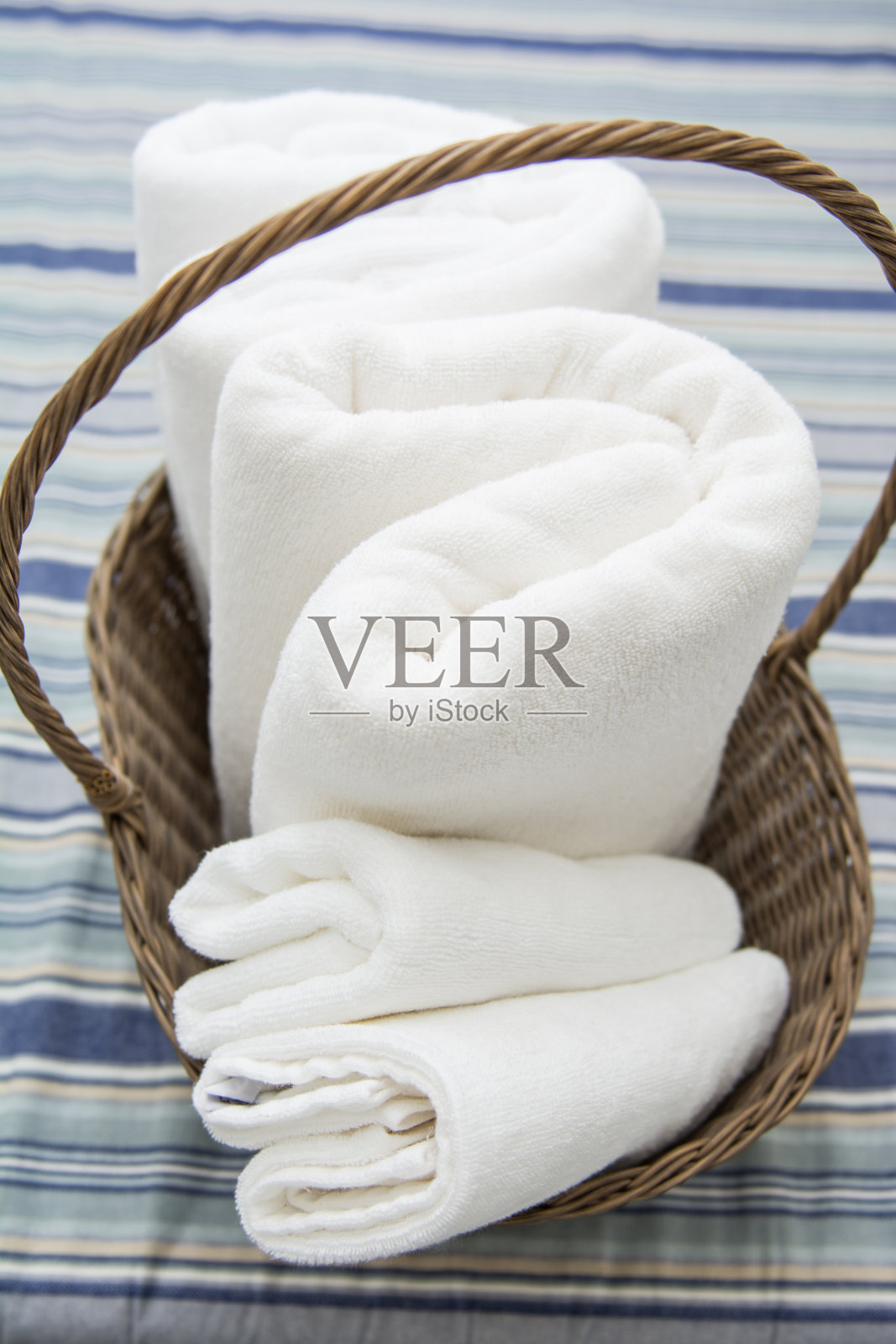 白毛巾篮照片摄影图片