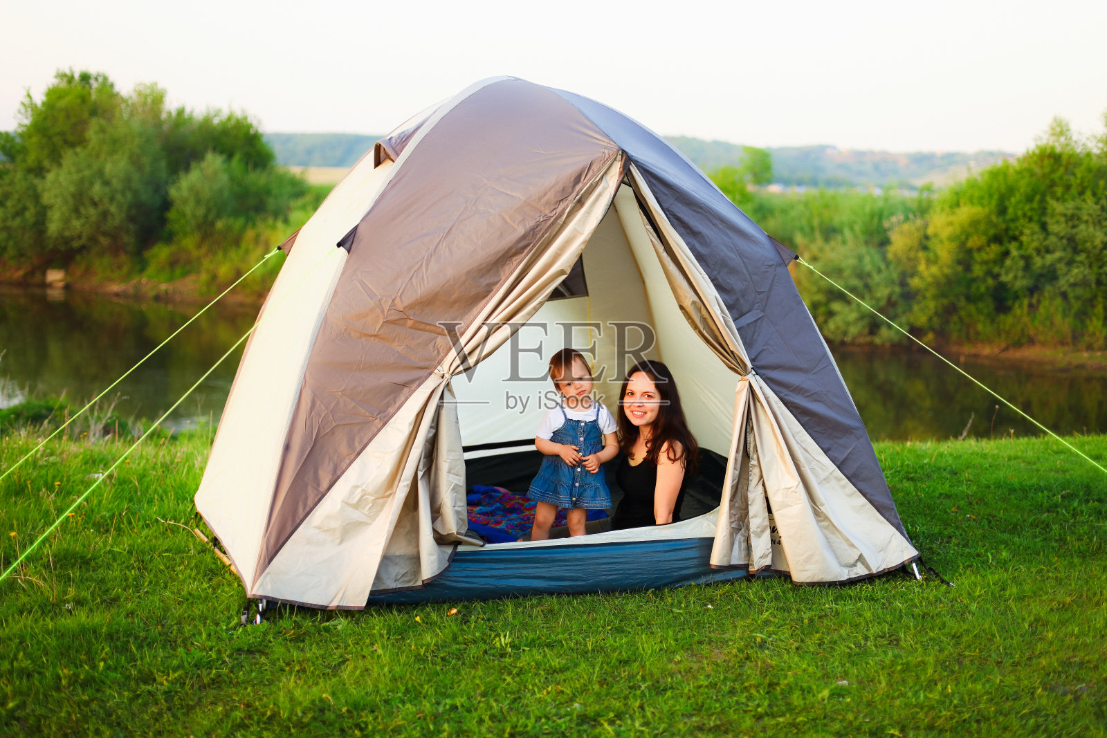 家庭。照片摄影图片