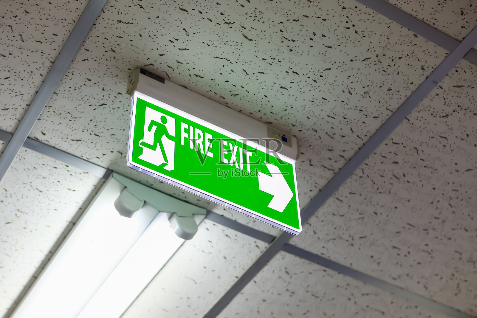 消防出口指示灯照片摄影图片