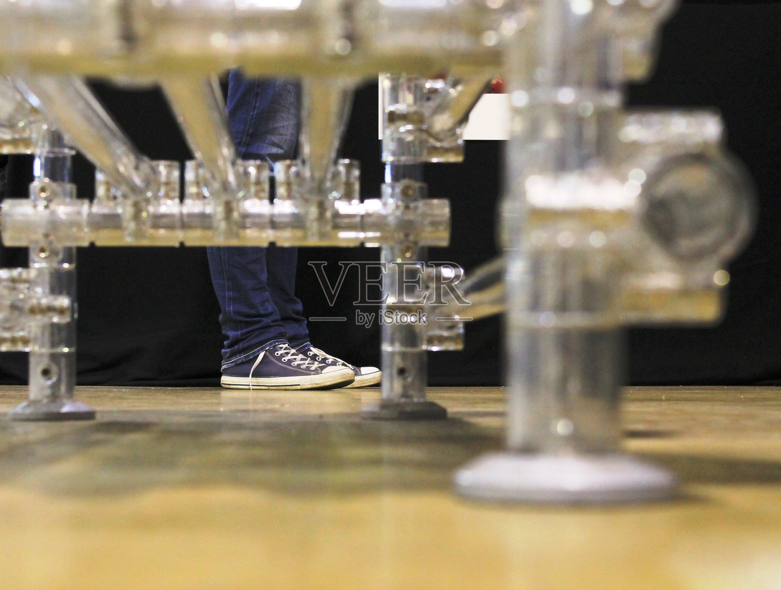 运动鞋的透明度照片摄影图片