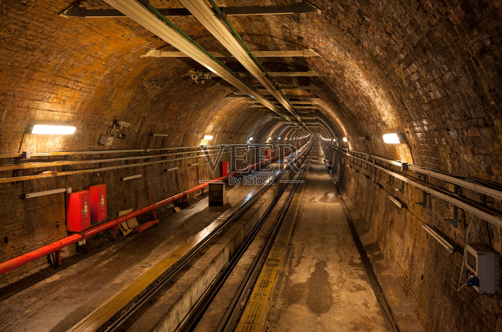 卡拉科伊和贝奥卢之间的旧隧道照片摄影图片