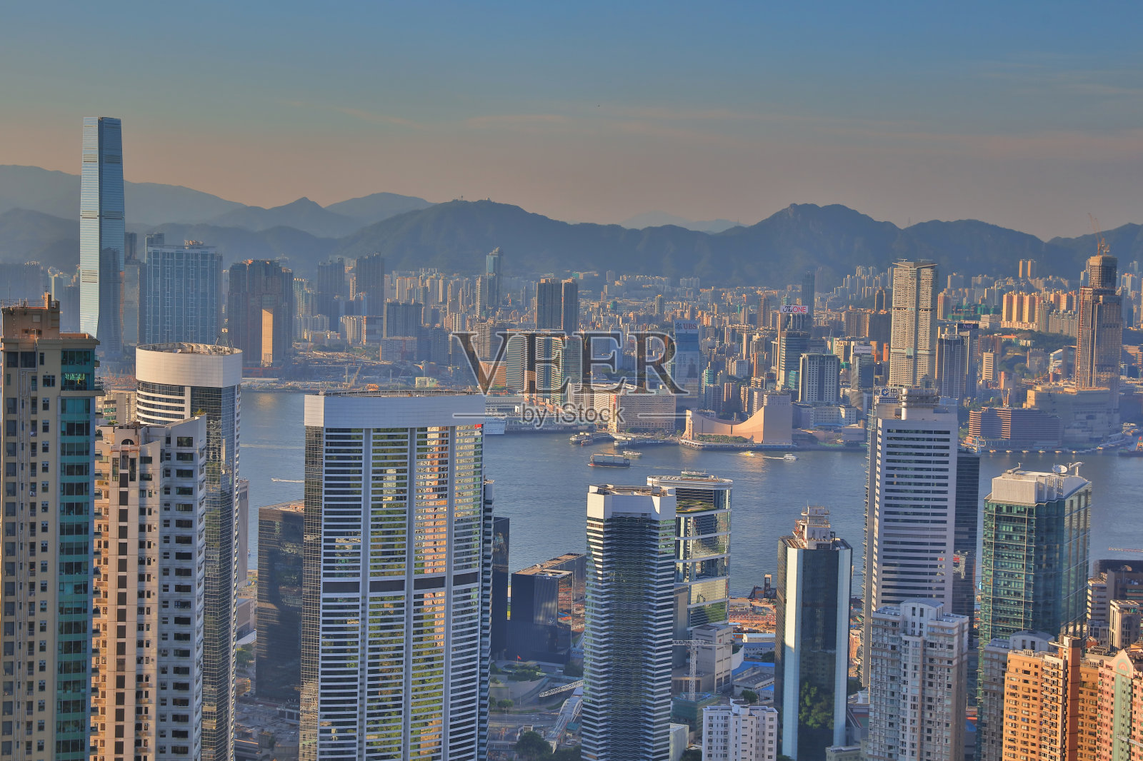 在杂志Gap的城市视图照片摄影图片