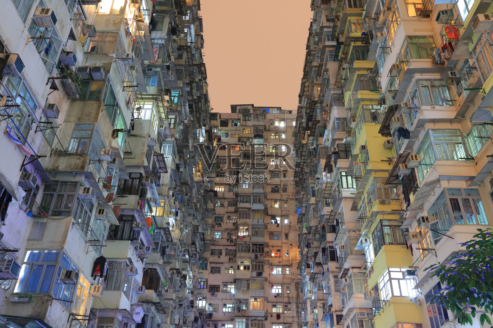 香港的旧公寓大楼照片摄影图片