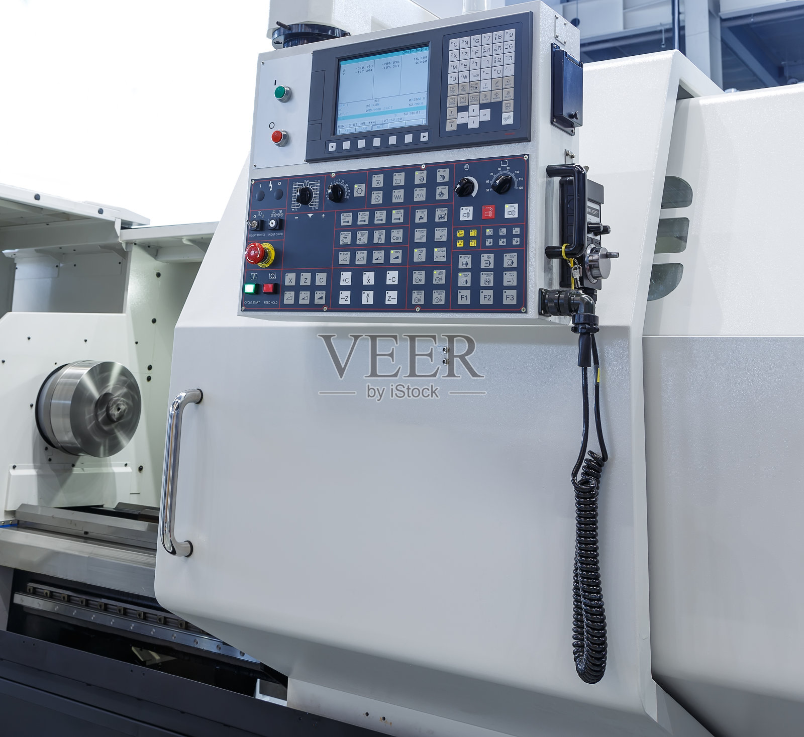 控制面板采用现代数控车床照片摄影图片