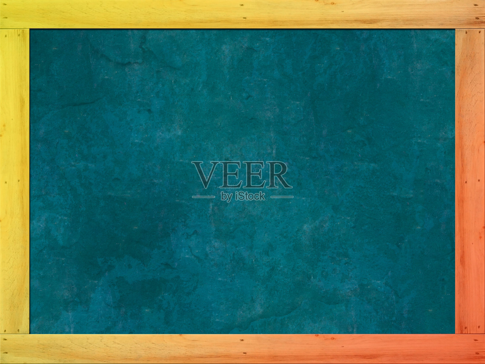 红色和黄色木框架的绿色空黑板照片摄影图片