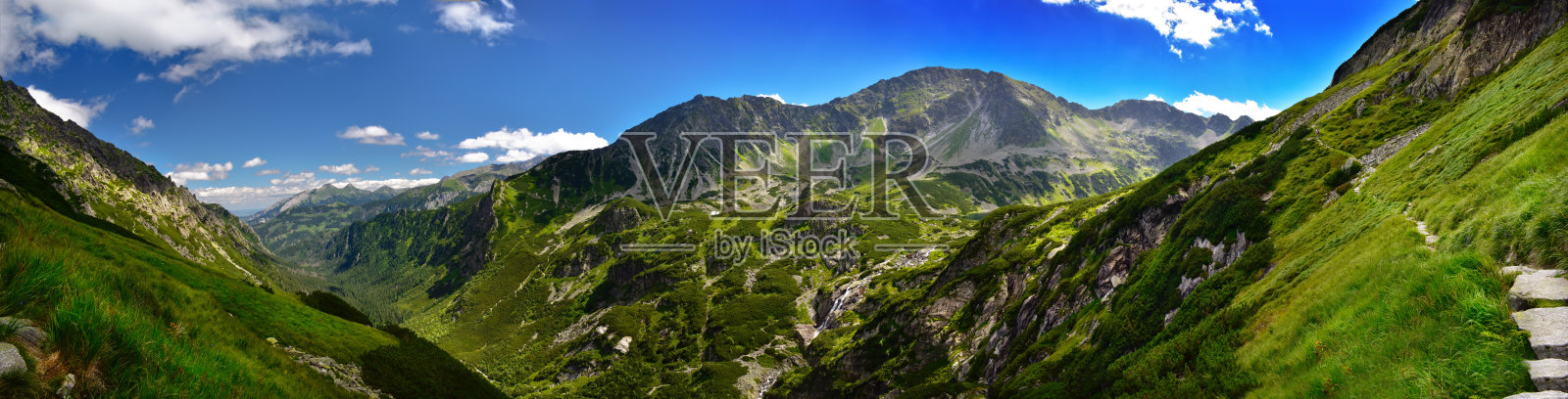 塔特拉山的五个湖谷的全景照片摄影图片