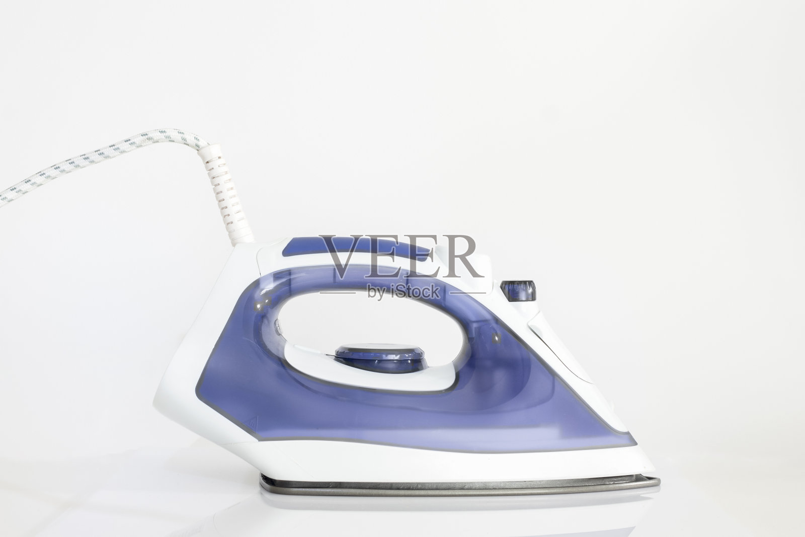 铁孤立在白色背景上照片摄影图片