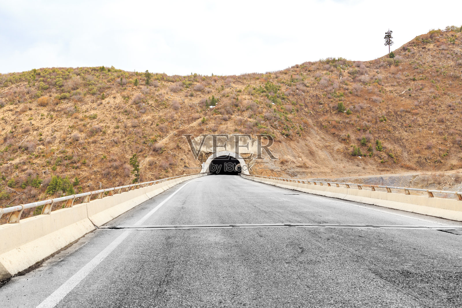 隧道入口照片摄影图片