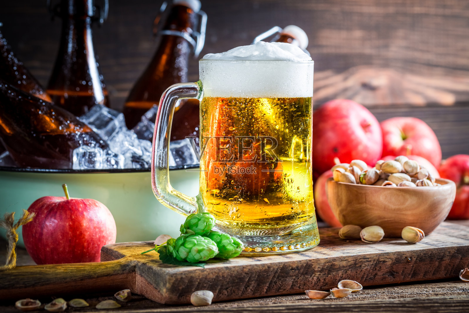 冰鲜啤酒照片摄影图片