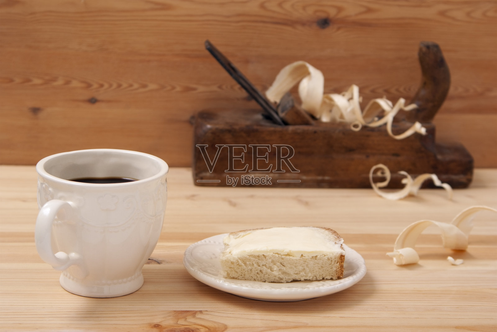 白色杯子和咖啡三明治照片摄影图片