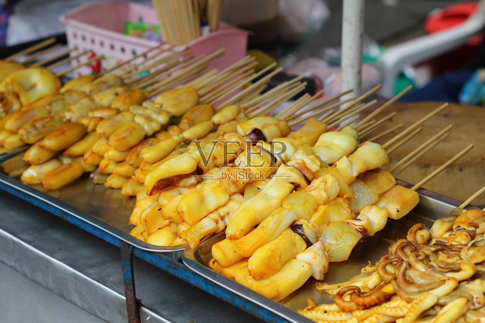 鱿鱼烧烤生串套照片摄影图片