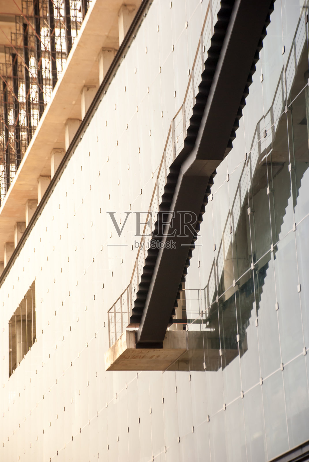 现代商业大厦的楼梯，数码效果阳光照片摄影图片