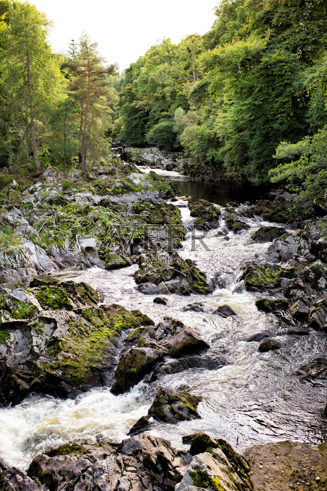山区河流照片摄影图片