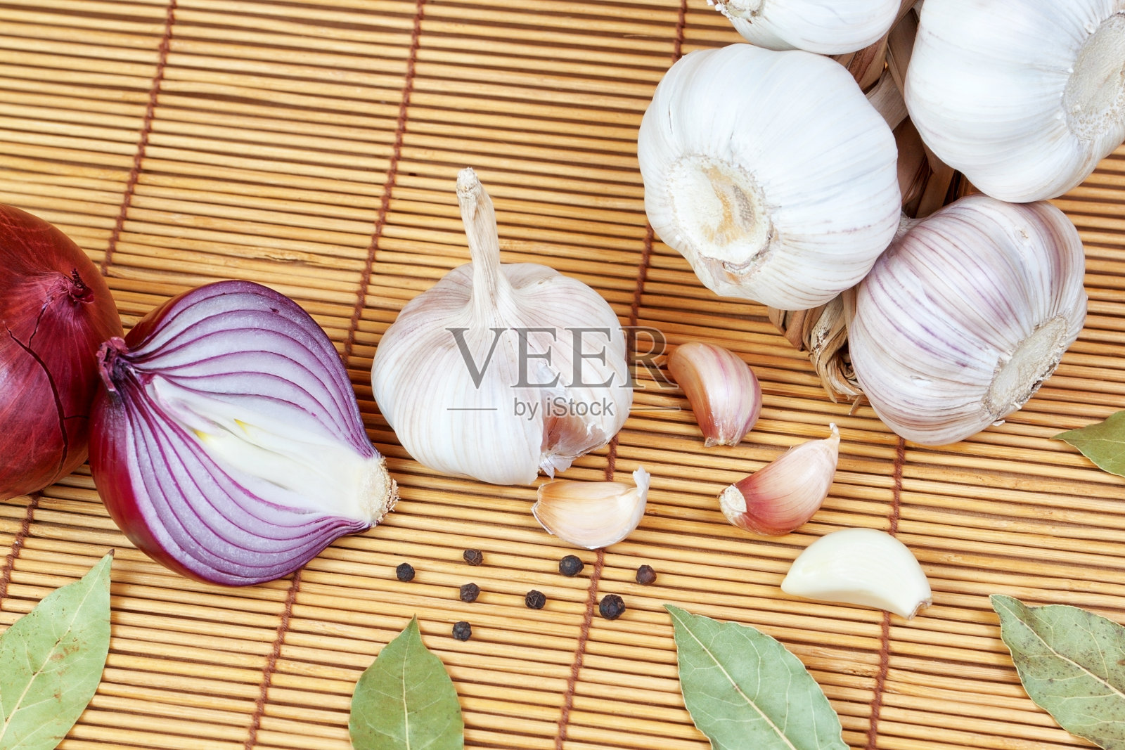 蔬菜，香料，洋葱，胡椒，月桂。在bamb照片摄影图片