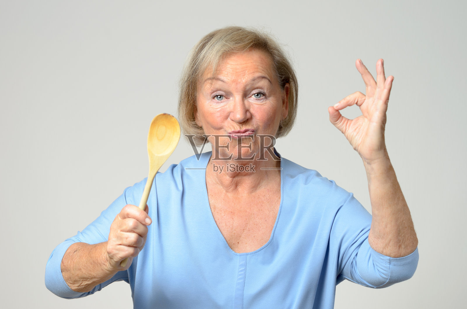 高级厨师表示赞同照片摄影图片