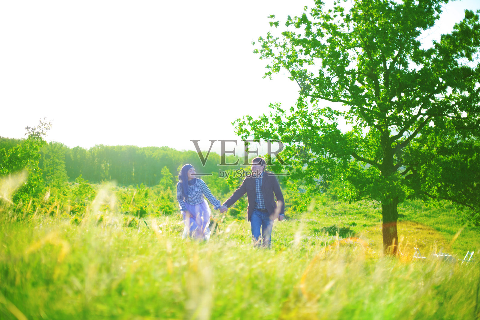 年轻的夫妇照片摄影图片