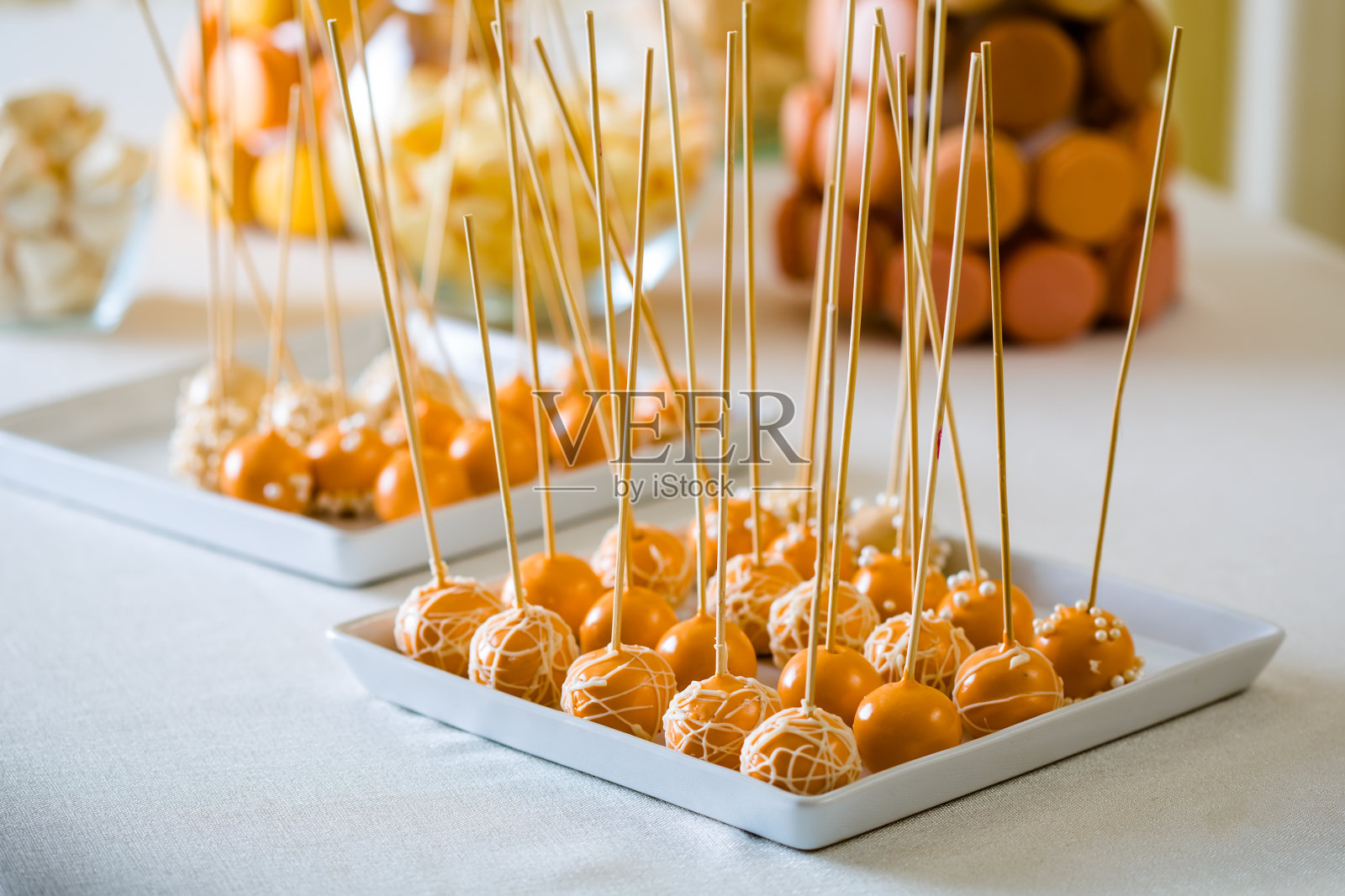 流行蛋糕是一种像棒棒糖一样的蛋糕照片摄影图片