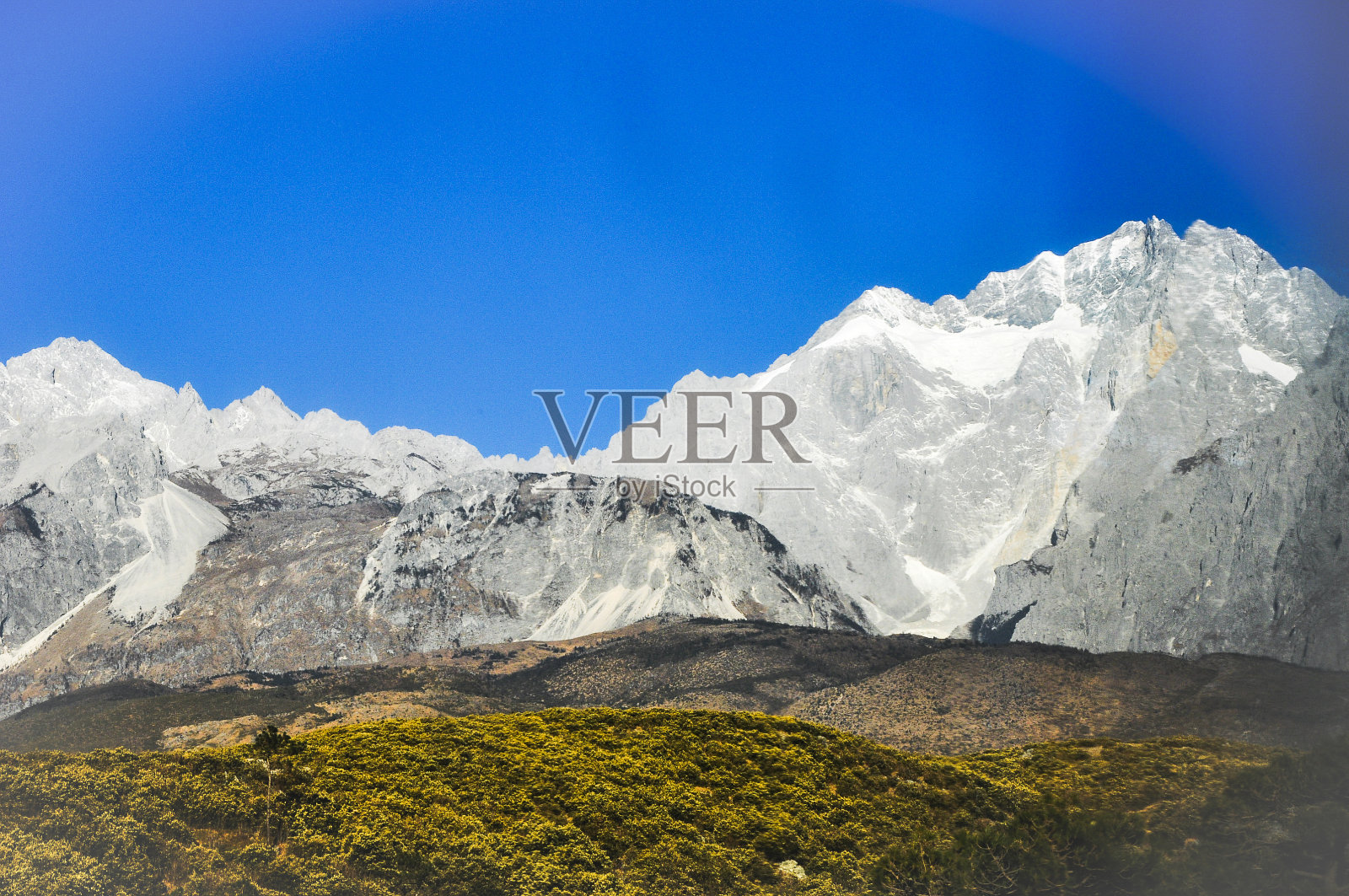 冬天的雪山风景照片摄影图片