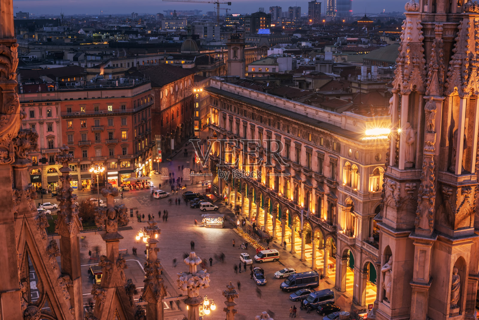 意大利米兰:大教堂广场鸟瞰图，大教堂广场照片摄影图片