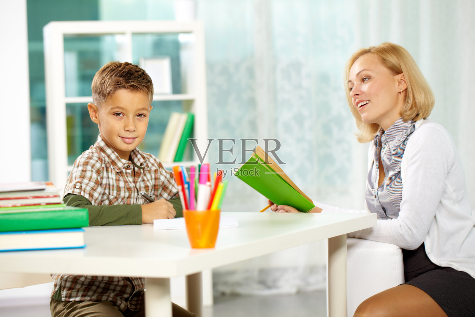 聪明的学生照片摄影图片