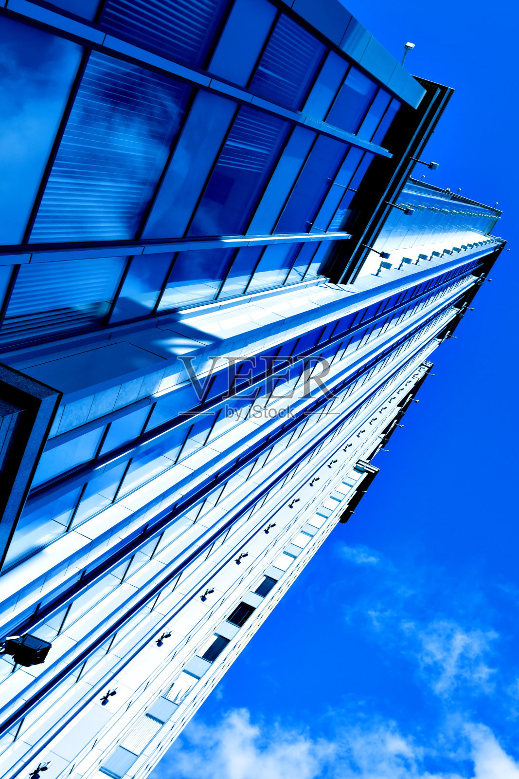 成角的商业摩天大楼照片摄影图片