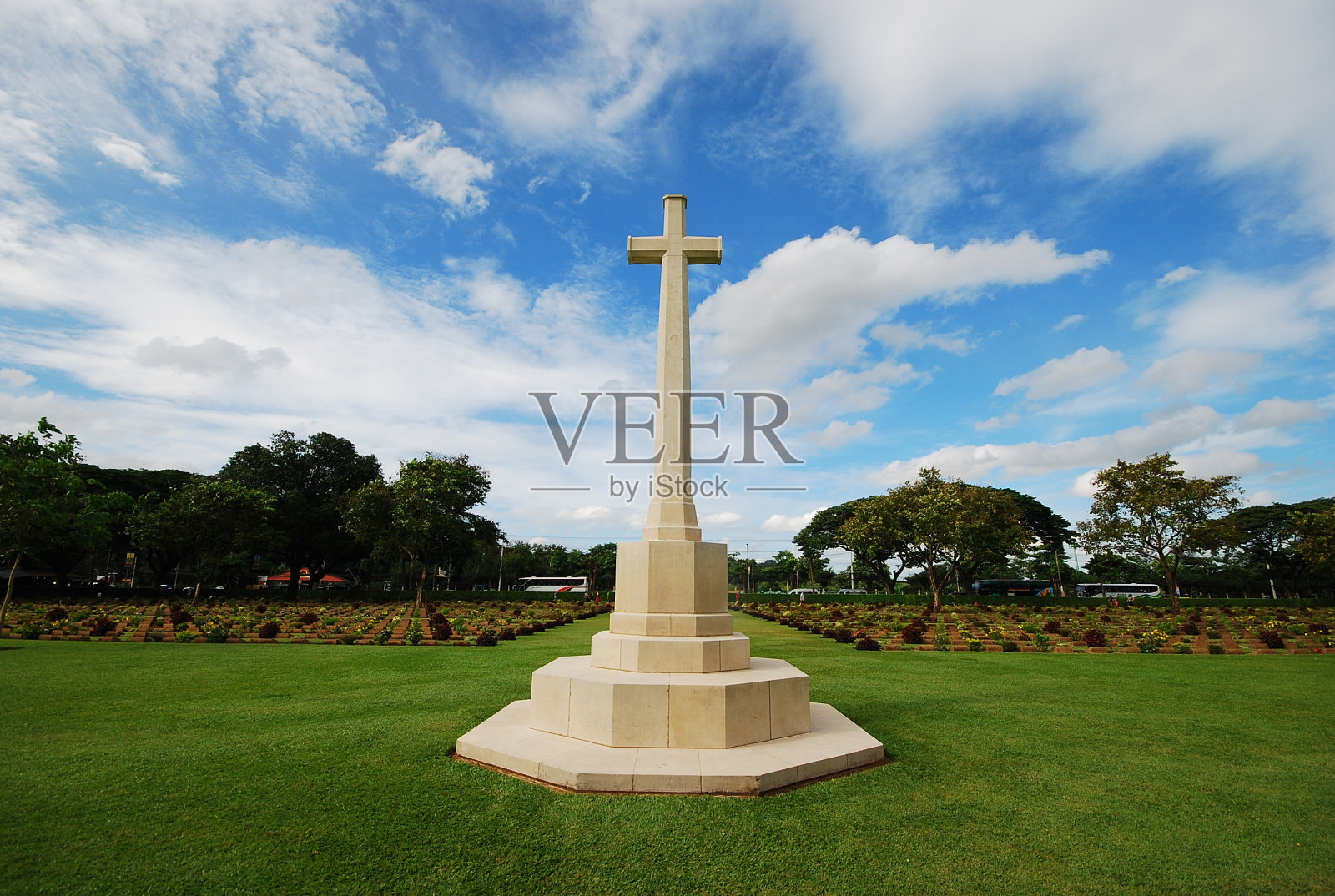 泰国北碧府的二战墓地照片摄影图片