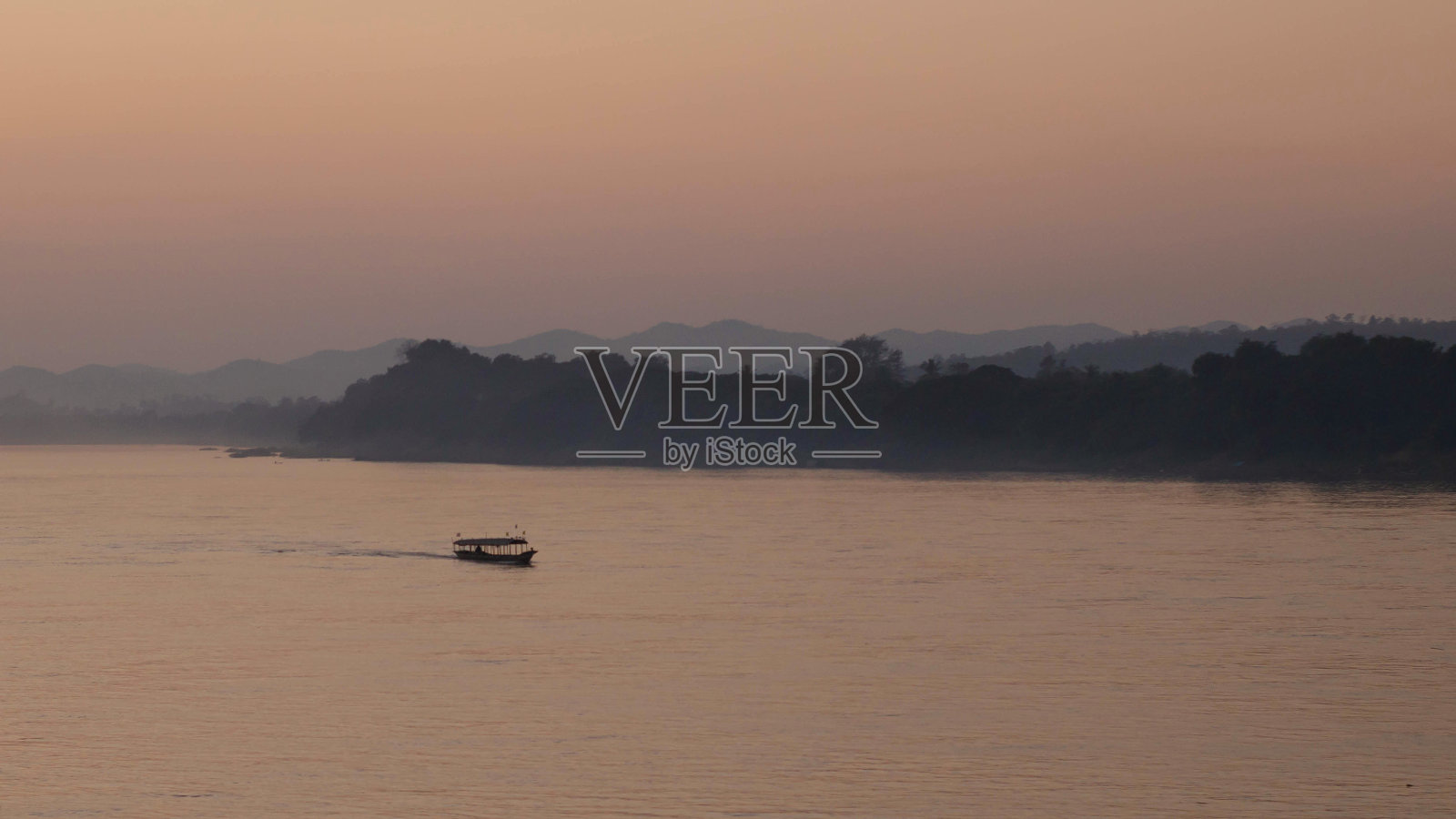 日落时分的湄公河景观照片摄影图片