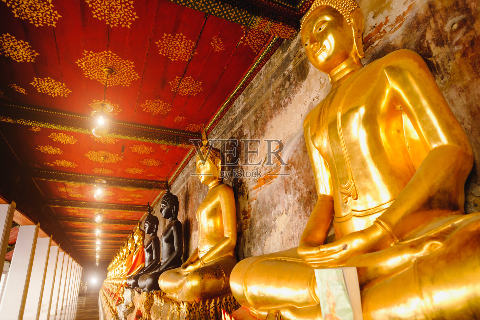 泰国佛像。照片摄影图片