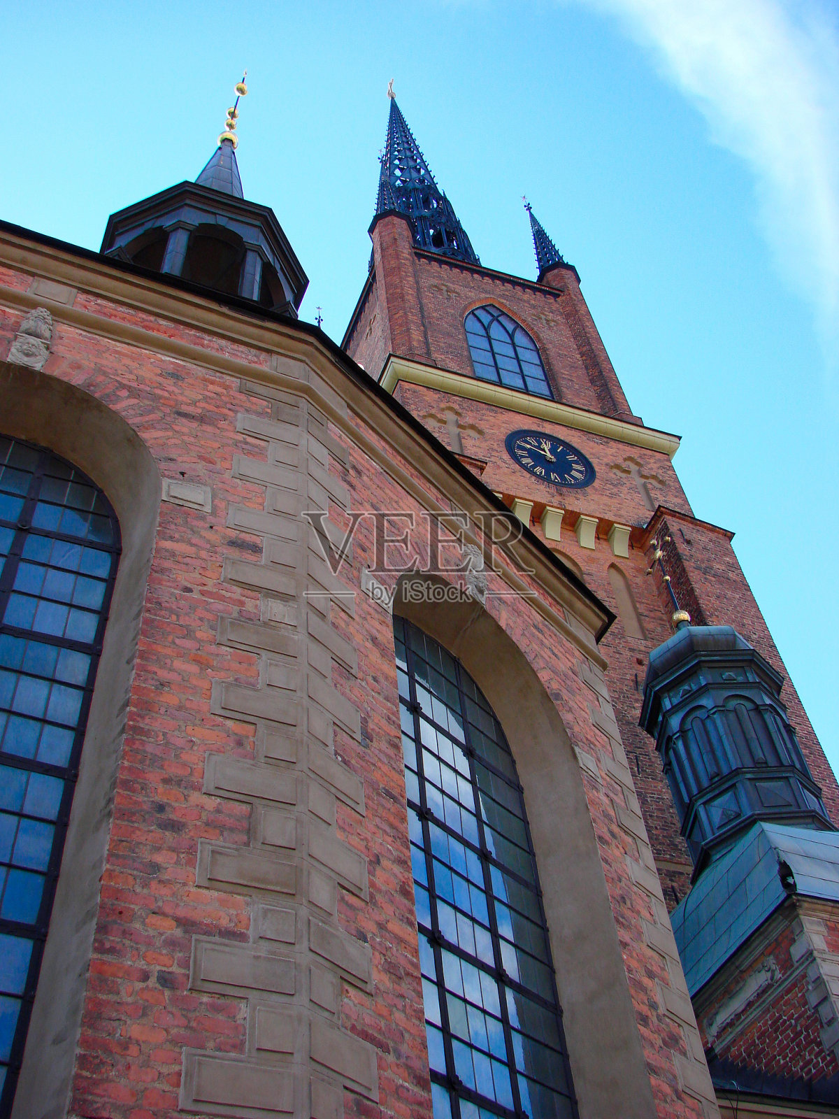 钟塔上的钟照片摄影图片