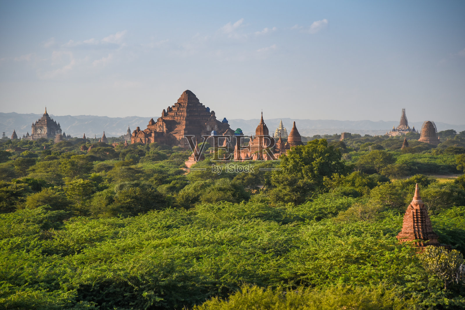 缅甸曼德勒地区蒲甘的古塔照片摄影图片
