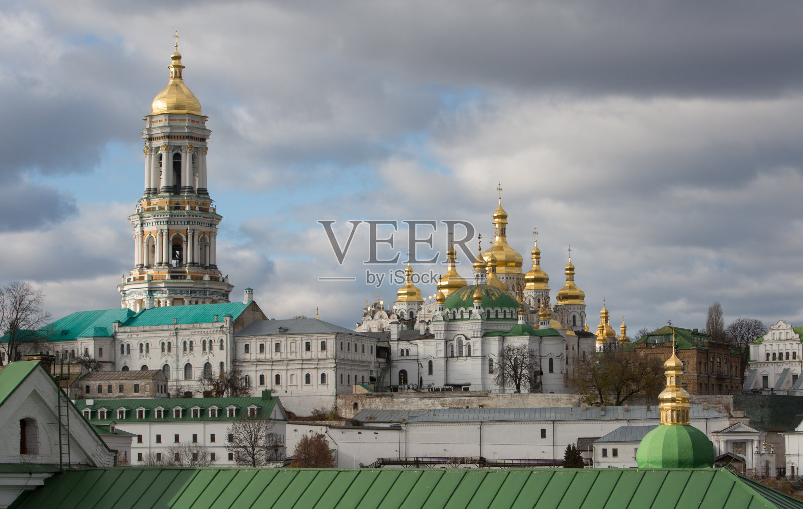 秋天基辅-佩切尔斯克拉夫拉全景图。照片摄影图片