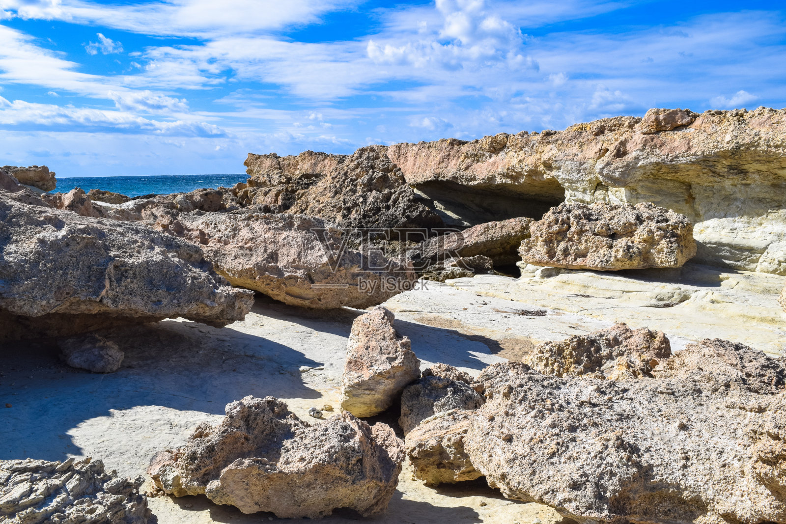 塞浦路斯的德里帕农角和格罗尼索斯岛照片摄影图片