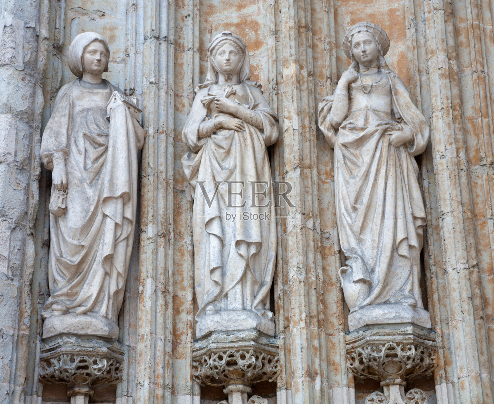 布鲁塞尔-萨布隆圣母院的入口雕像照片摄影图片