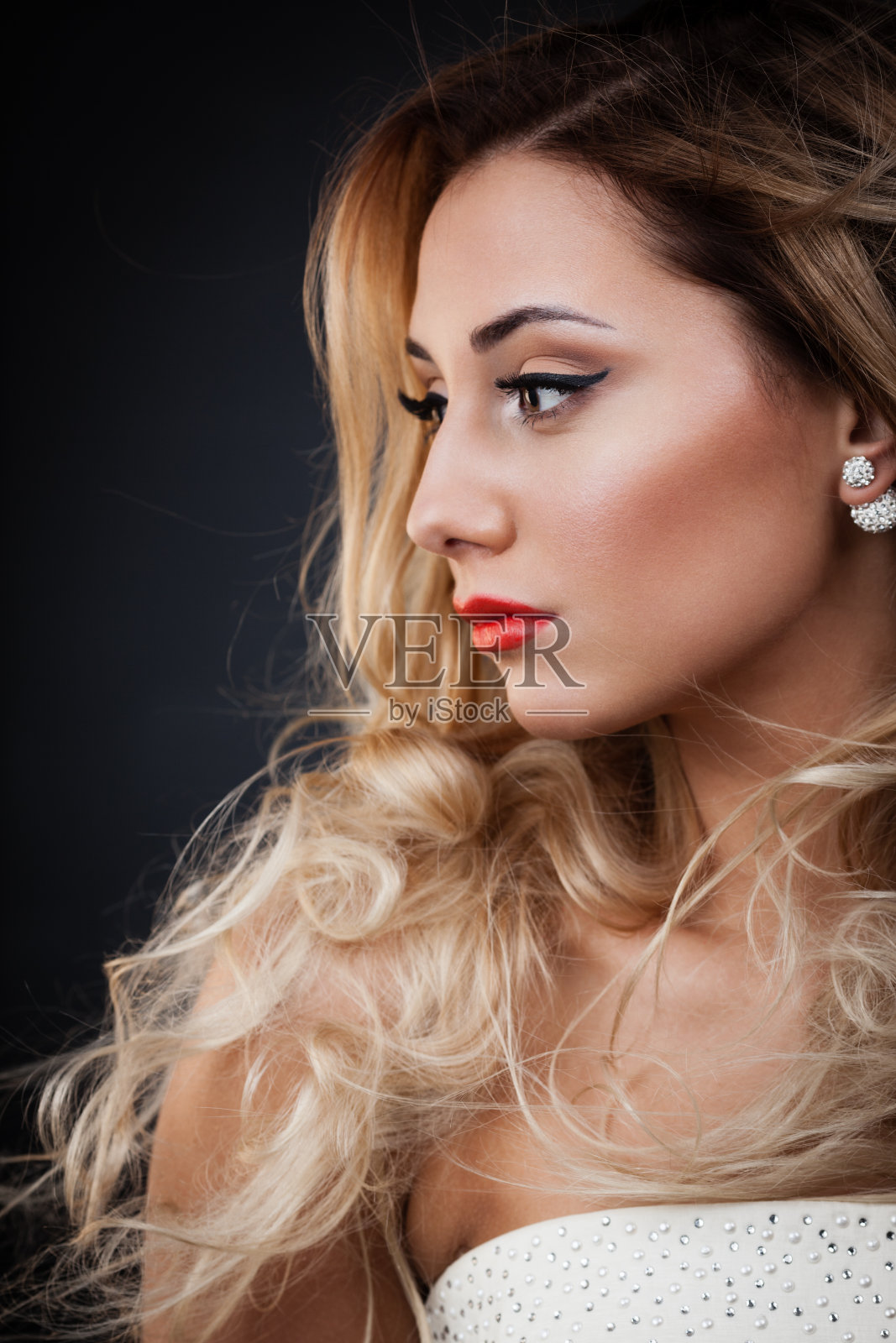 灰色上的纯美照片摄影图片