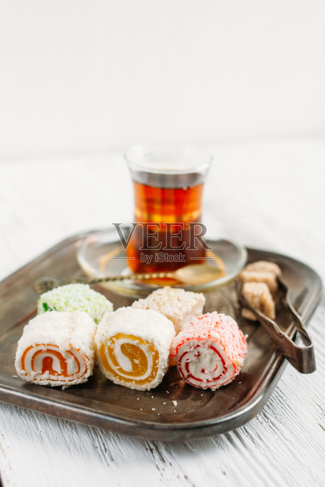 土耳其糖果和茶照片摄影图片