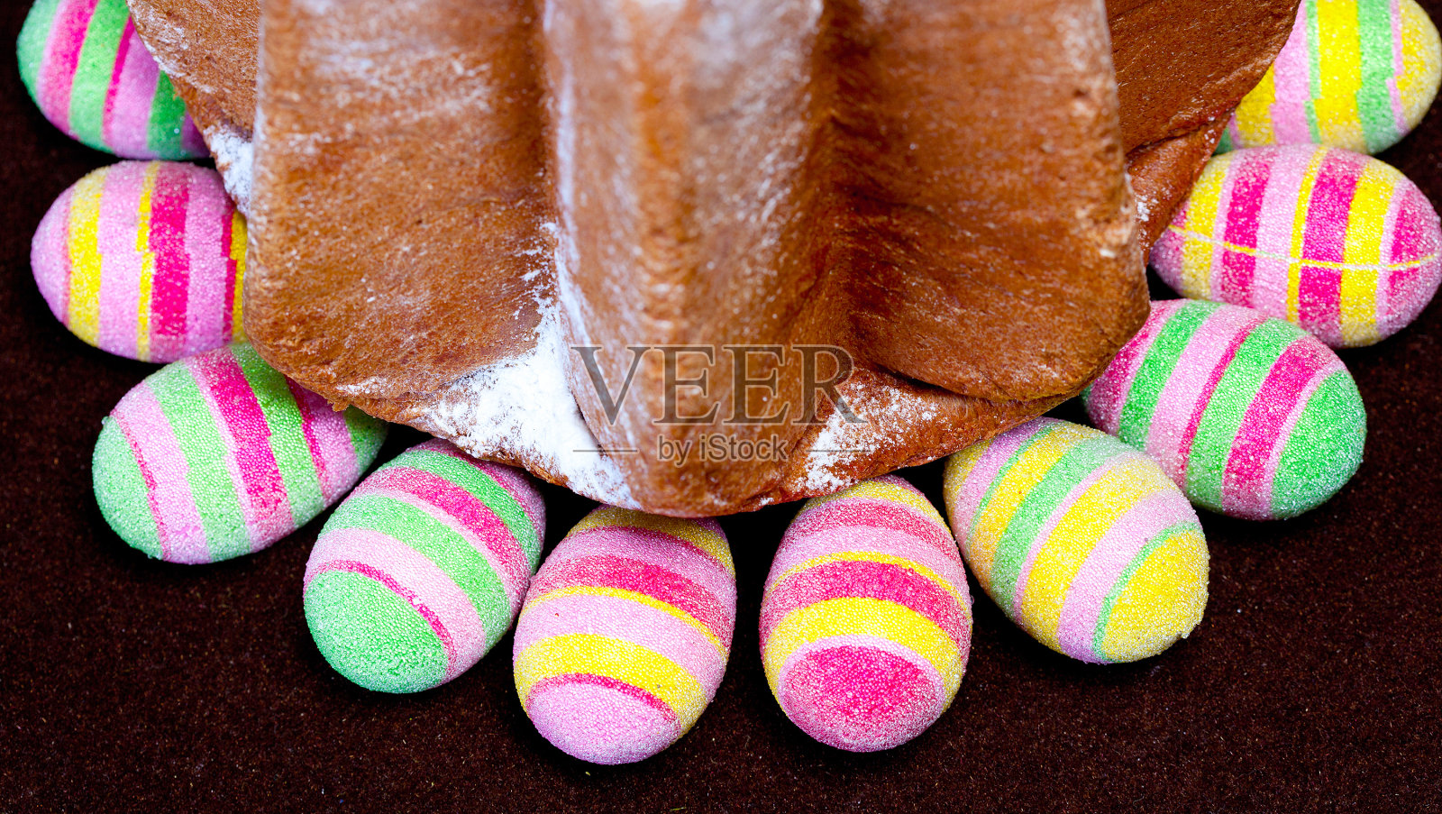 复活节主题的蛋糕和彩蛋照片摄影图片