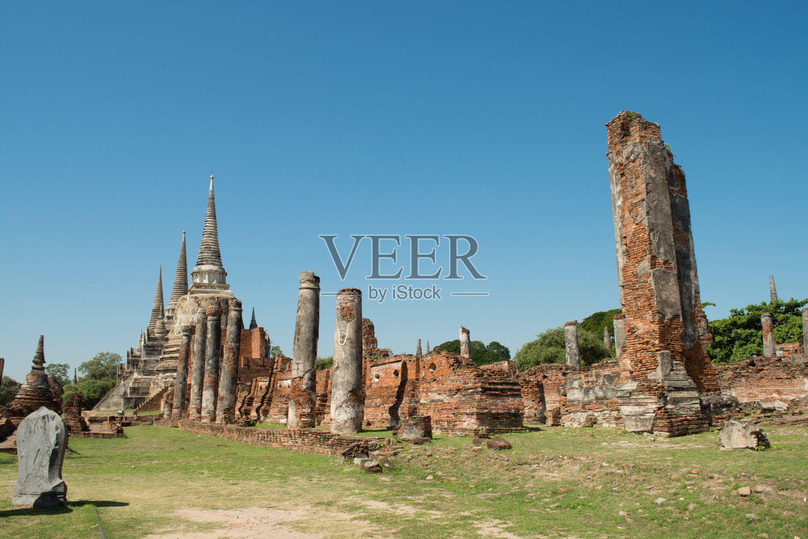 泰国大城府-古老的城市和历史的地方。窟Phra照片摄影图片